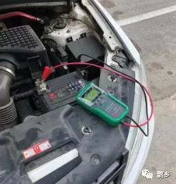 汽车电瓶能带多少瓦灯泡
