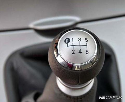 汽车多少转速换档好