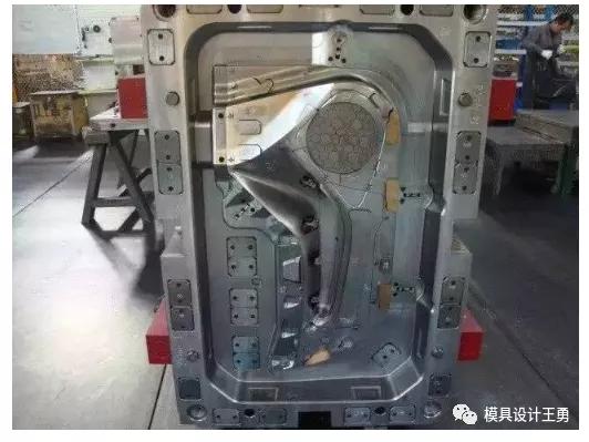 汽车水箱侧板模具多少钱