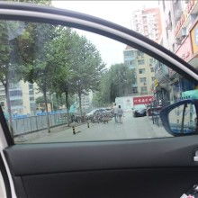 汽车贴车门玻璃多少钱