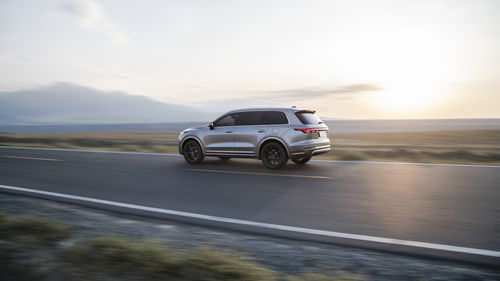 大众7万一8万suv,大众7万一8万suv手动挡白的